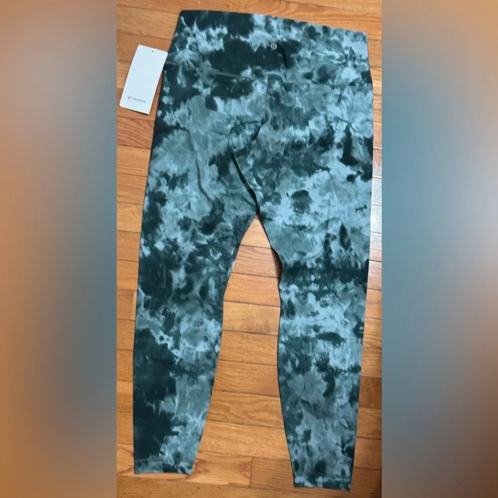NWT lululemon athletica Green Tie-Dye Leggings - Picture 5 of 5